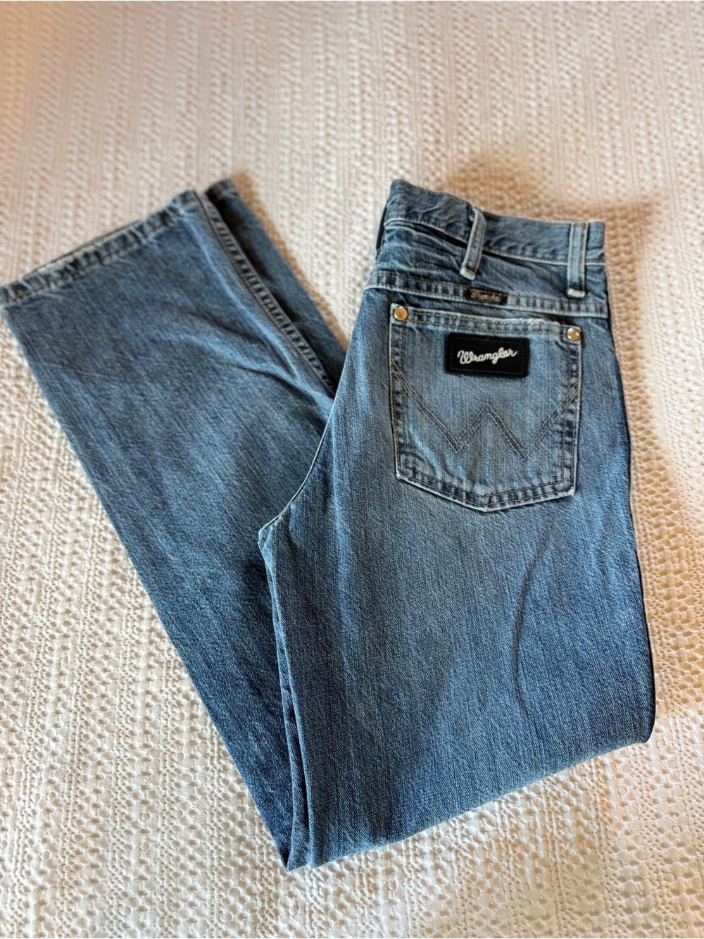 Wrangler Straight-Leg Jeans in Dark Blue Denim size 29x30